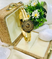 Elegant Gold Coin Bracelet – Timeless Luxury