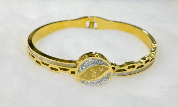 Luxury Gold-Plated Bracelet with Crystal Roman Dial Design