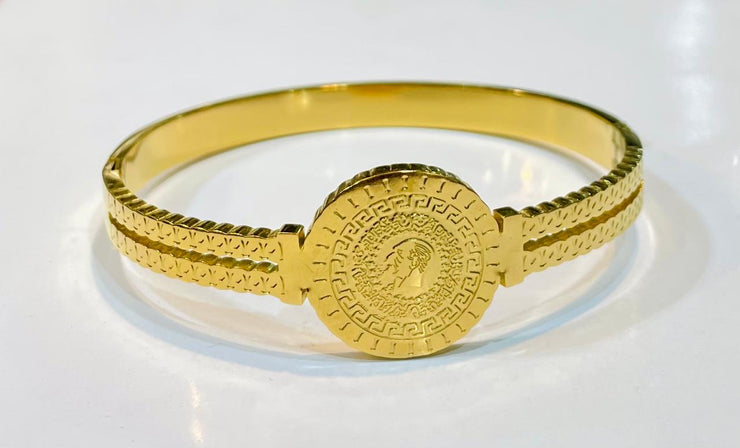 Elegant Gold Coin Bracelet – Timeless Luxury