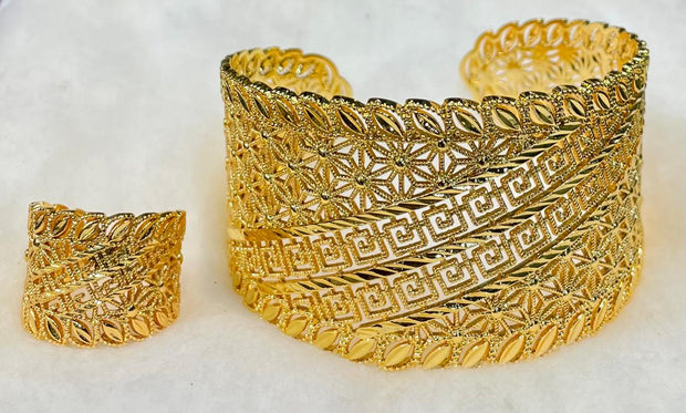 Stunning Gold Cuff Bracelet & Ring Set