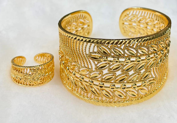 ✨ Elegant 24K Gold-Plated Open Cuff & Ring Set – Intricate Leaf Design